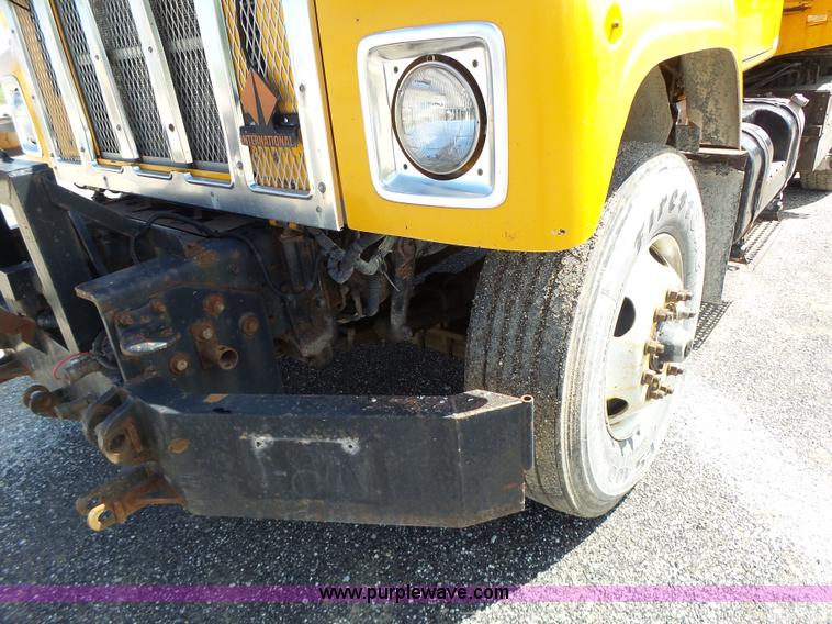 image for item L6060 2002 International F2554 dump truck