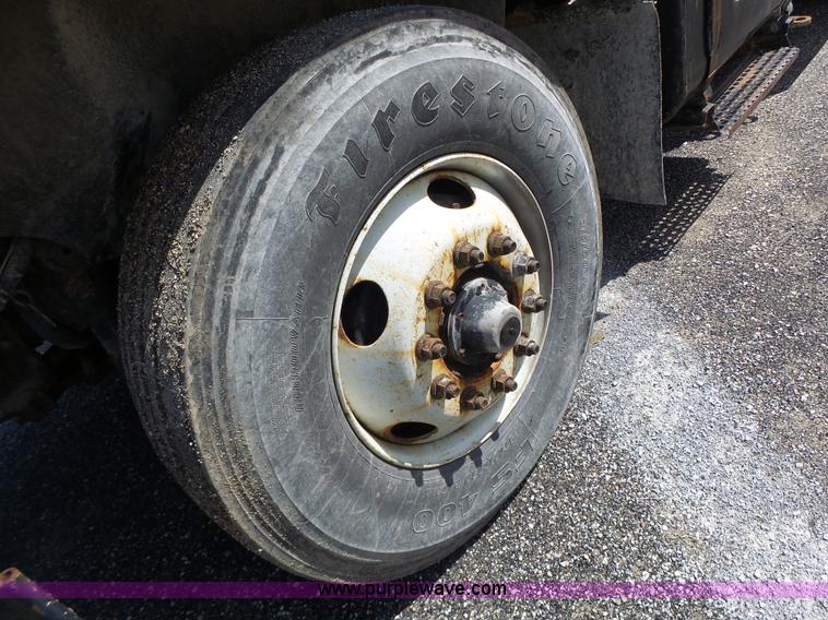 image for item L6060 2002 International F2554 dump truck