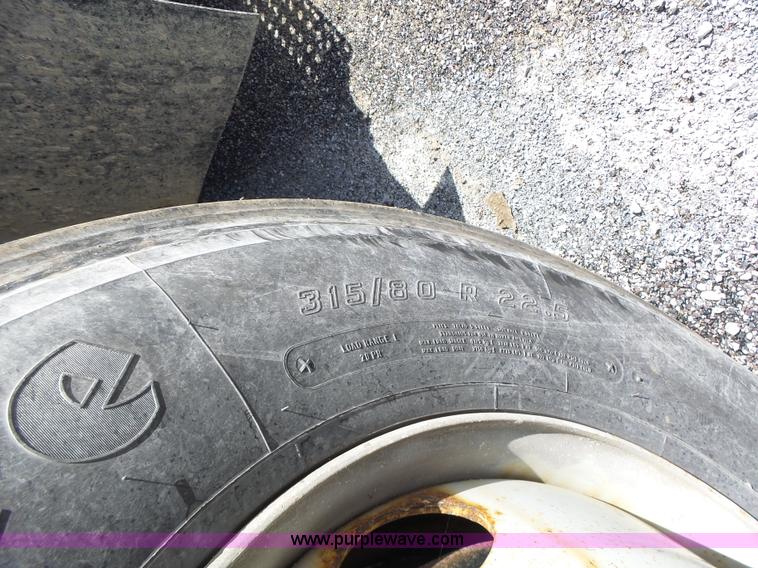 image for item L6060 2002 International F2554 dump truck