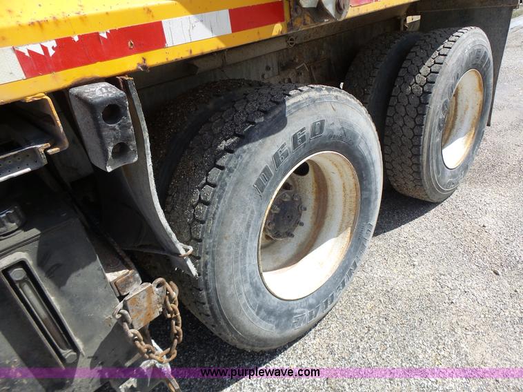 image for item L6060 2002 International F2554 dump truck