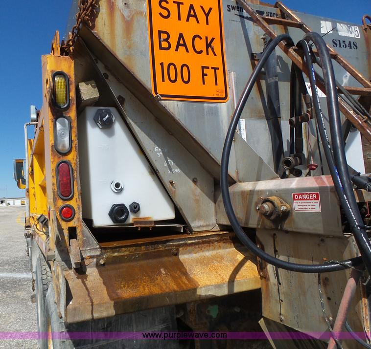 image for item L6060 2002 International F2554 dump truck