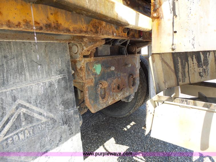 image for item L6060 2002 International F2554 dump truck