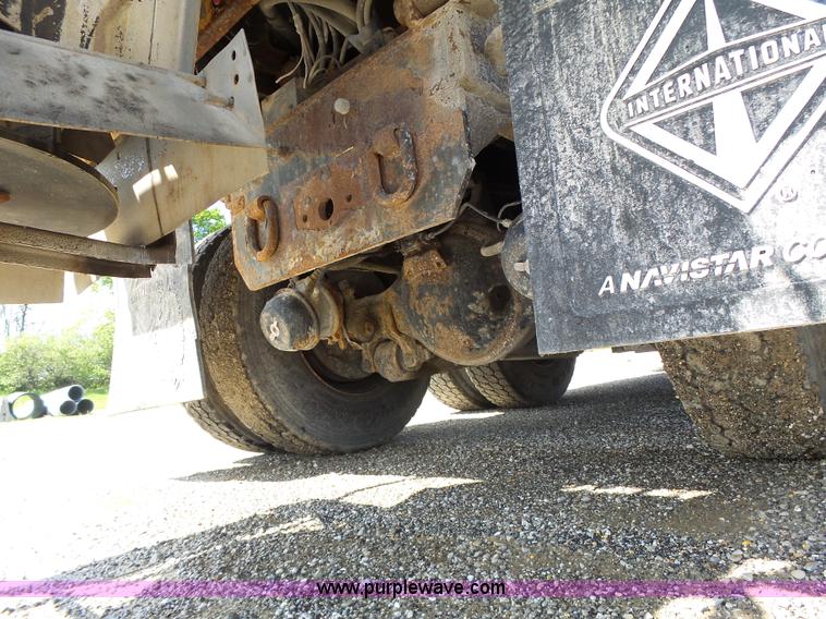 image for item L6060 2002 International F2554 dump truck