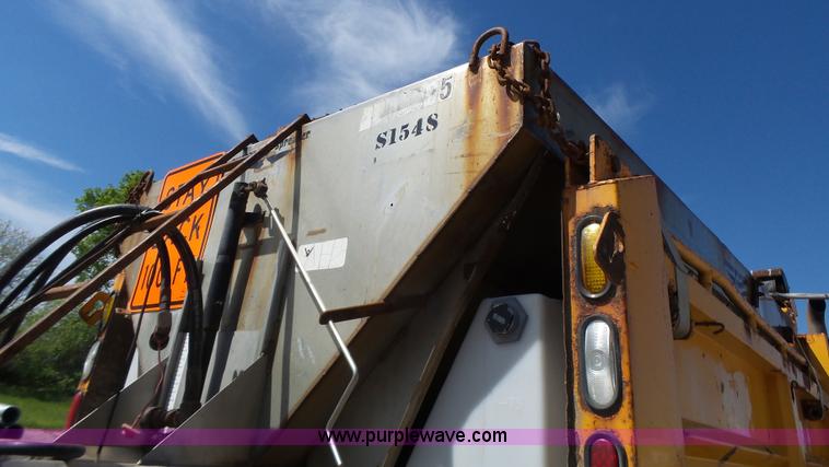 image for item L6060 2002 International F2554 dump truck