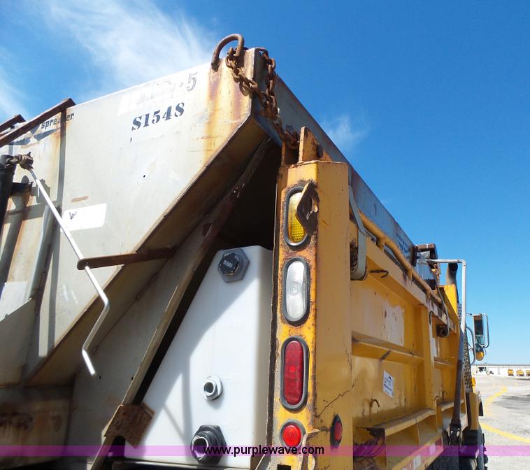 image for item L6060 2002 International F2554 dump truck