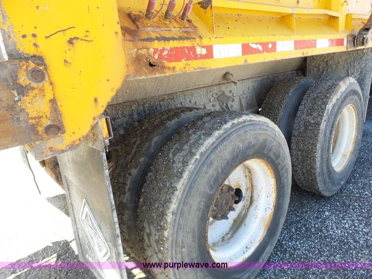 image for item L6060 2002 International F2554 dump truck