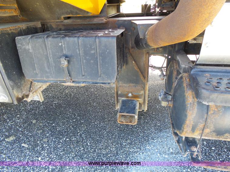 image for item L6060 2002 International F2554 dump truck