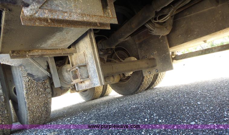 image for item L6060 2002 International F2554 dump truck