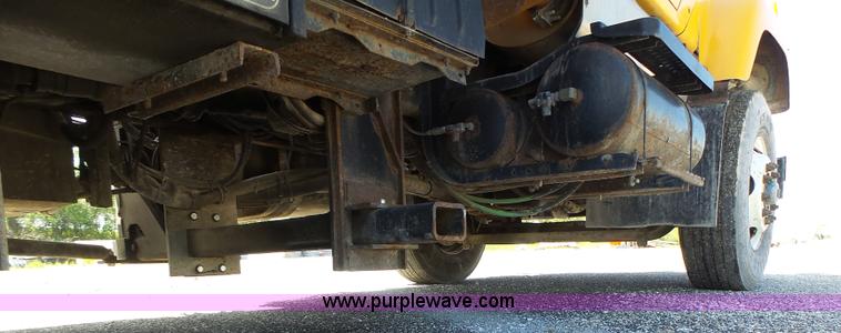 image for item L6060 2002 International F2554 dump truck