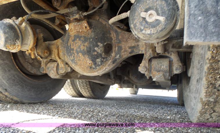 image for item L6060 2002 International F2554 dump truck