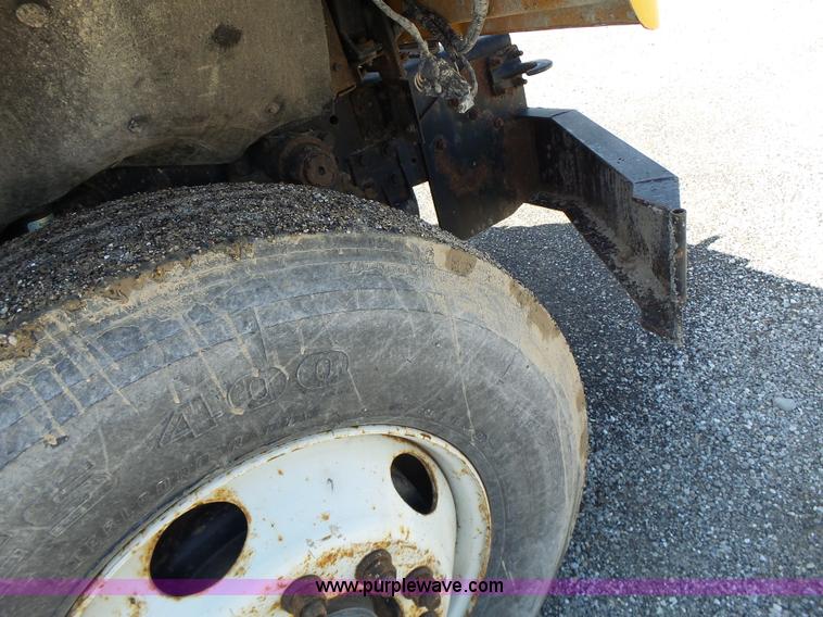 image for item L6060 2002 International F2554 dump truck