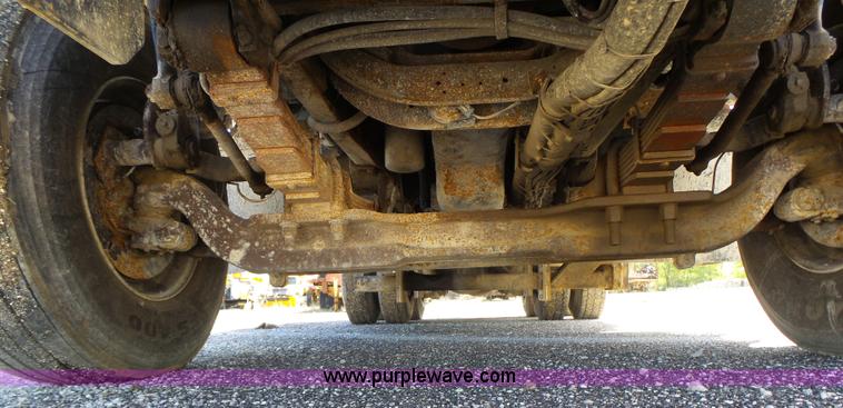 image for item L6060 2002 International F2554 dump truck