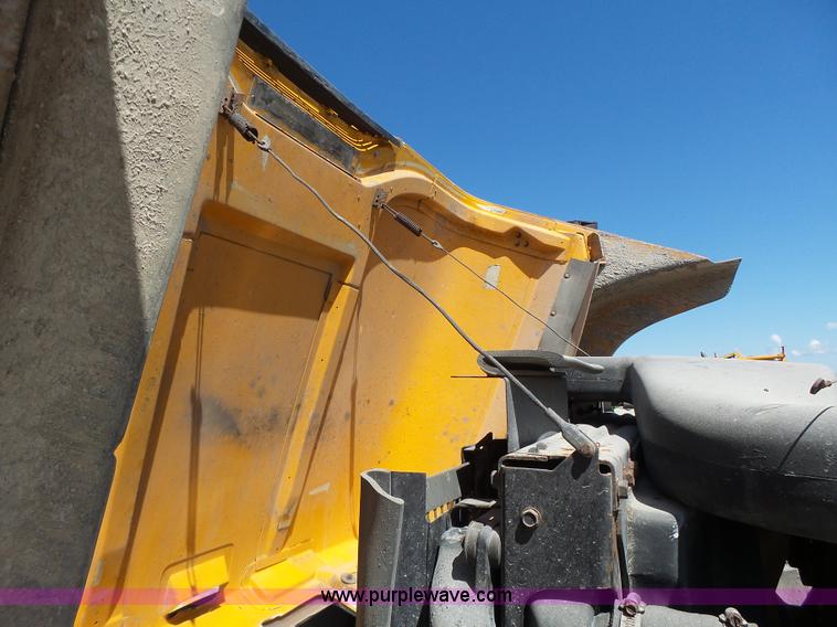 image for item L6060 2002 International F2554 dump truck