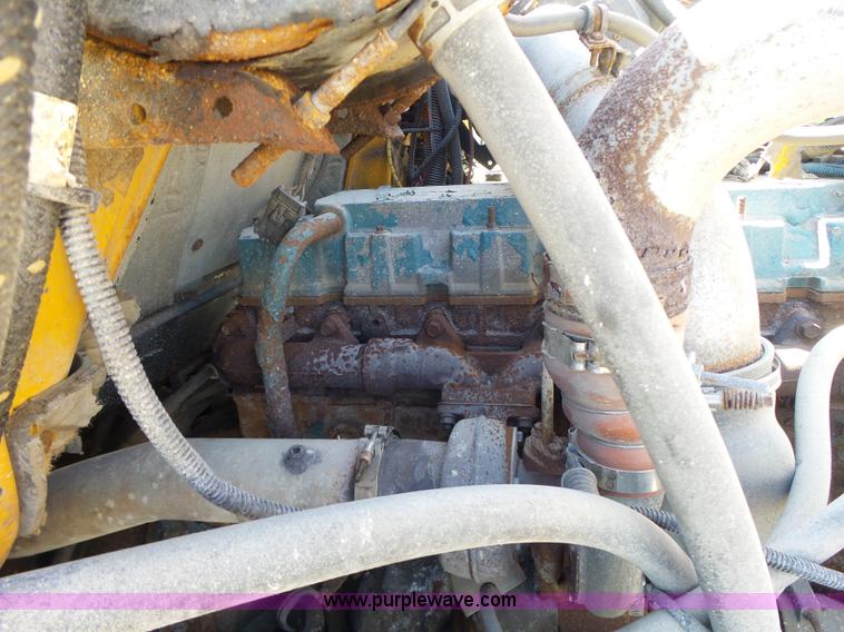 image for item L6060 2002 International F2554 dump truck