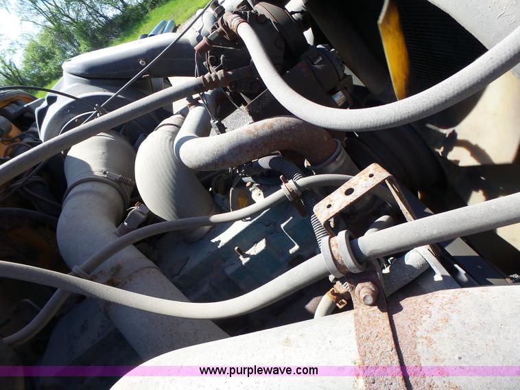 image for item L6060 2002 International F2554 dump truck