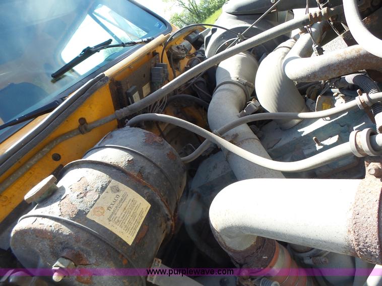 image for item L6060 2002 International F2554 dump truck