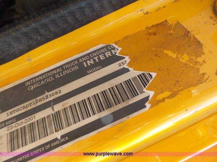 image for item L6060 2002 International F2554 dump truck