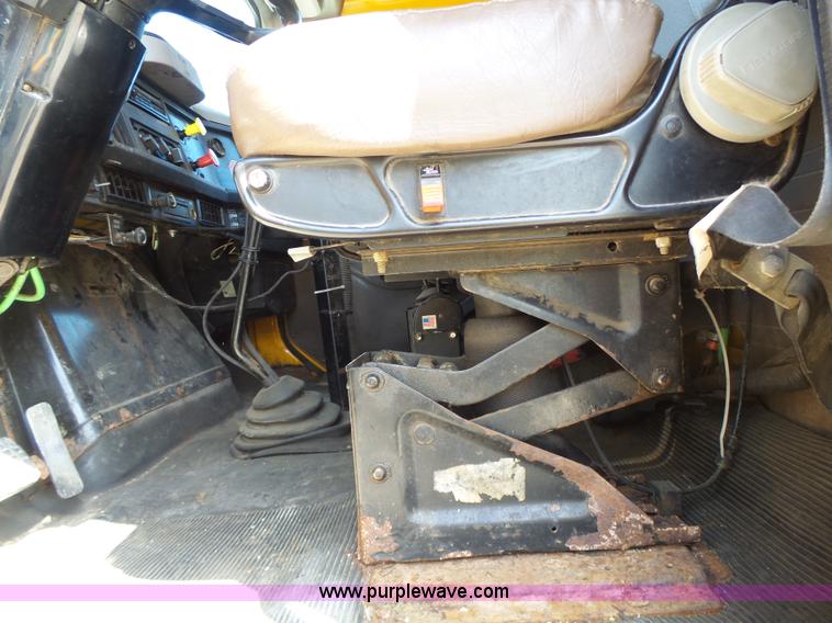 image for item L6060 2002 International F2554 dump truck