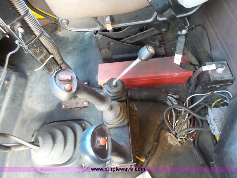 image for item L6060 2002 International F2554 dump truck