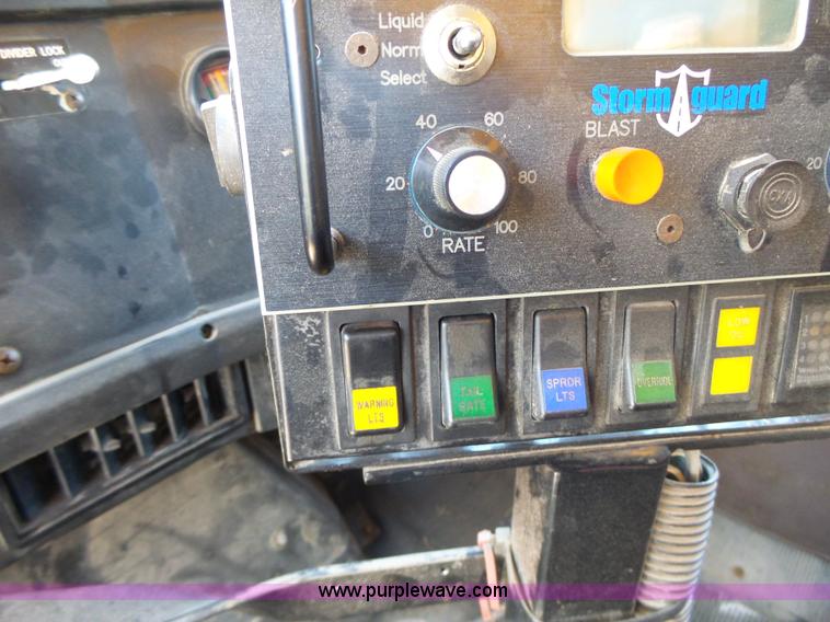 image for item L6060 2002 International F2554 dump truck