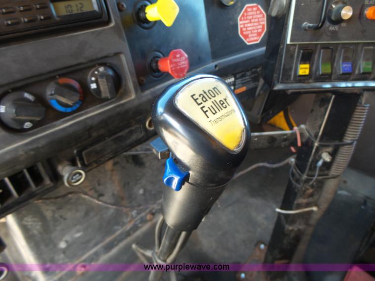 image for item L6060 2002 International F2554 dump truck