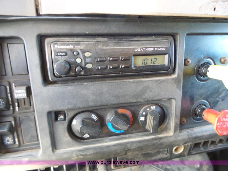 image for item L6060 2002 International F2554 dump truck