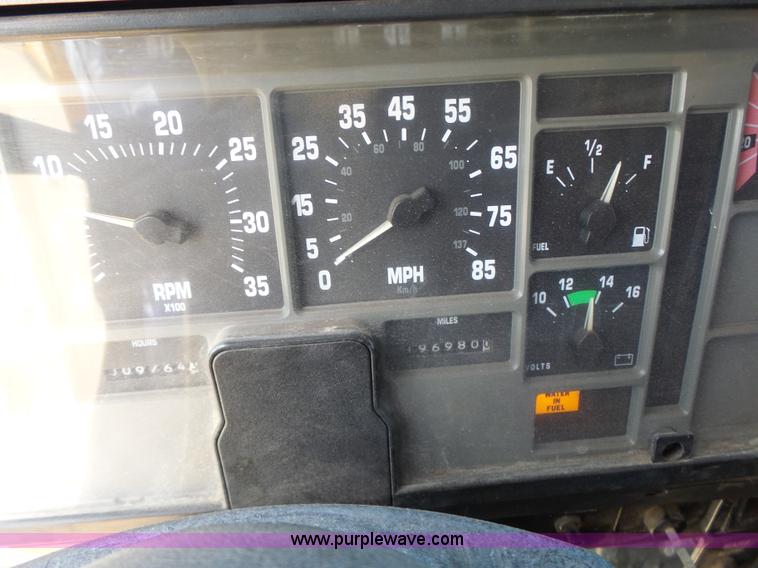 image for item L6060 2002 International F2554 dump truck