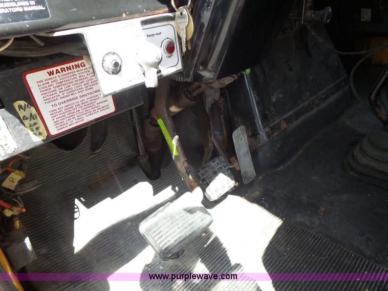 image for item L6060 2002 International F2554 dump truck