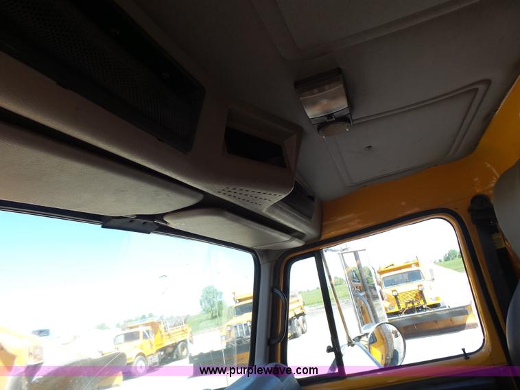 image for item L6060 2002 International F2554 dump truck