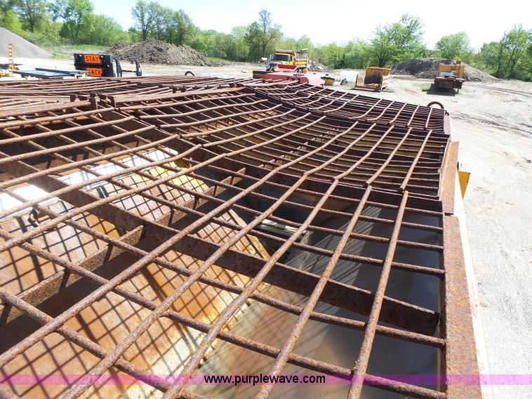 image for item L6060 2002 International F2554 dump truck