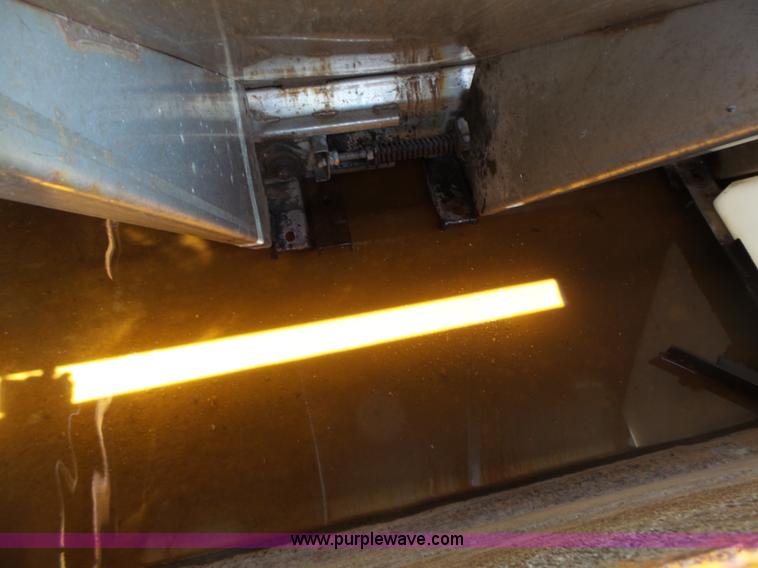 image for item L6060 2002 International F2554 dump truck