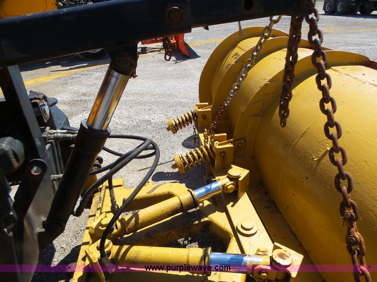 image for item L6061 2002 International 4900 dump truck