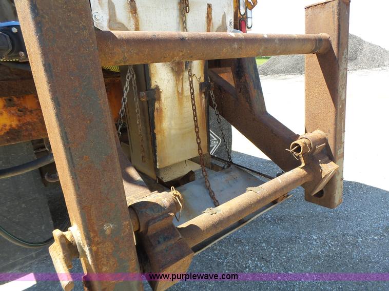 image for item L6061 2002 International 4900 dump truck