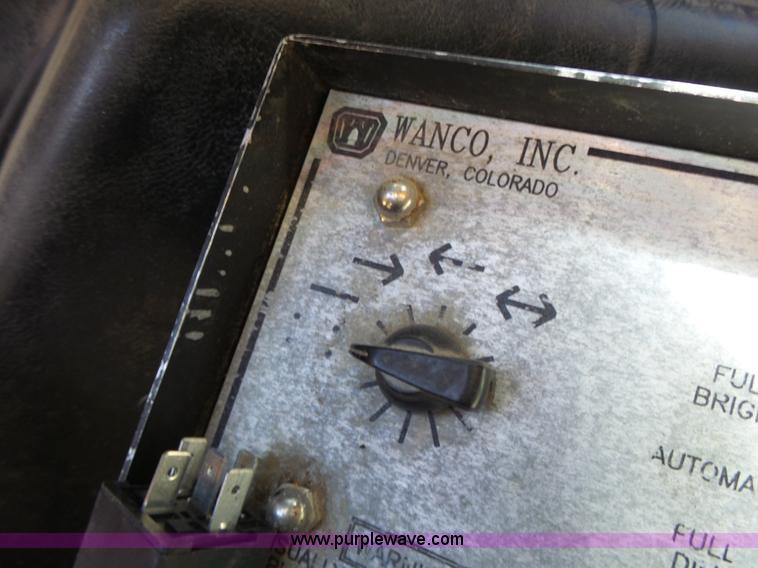 image for item L6061 2002 International 4900 dump truck