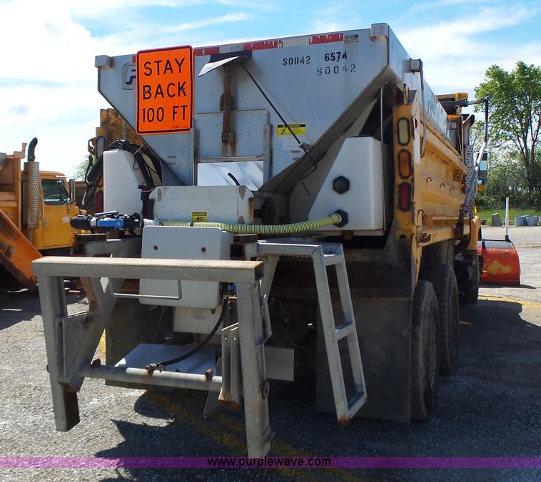 image for item L6062 2002 International F2554 dump truck