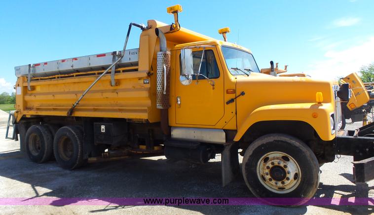 image for item L6062 2002 International F2554 dump truck