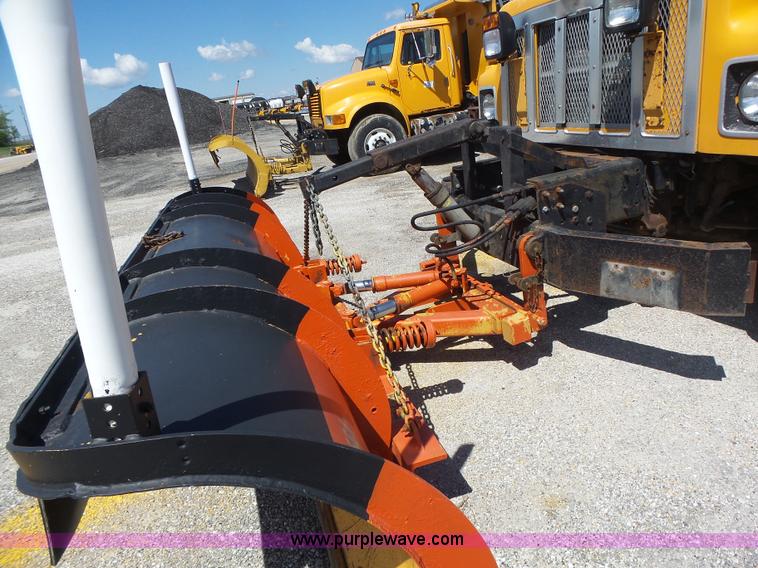 image for item L6062 2002 International F2554 dump truck