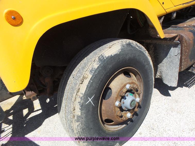 image for item L6062 2002 International F2554 dump truck