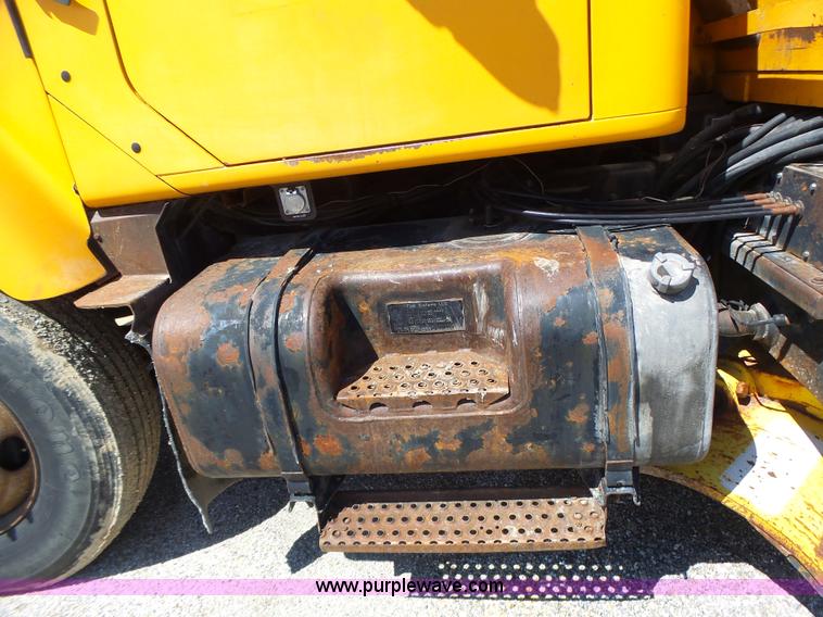 image for item L6062 2002 International F2554 dump truck