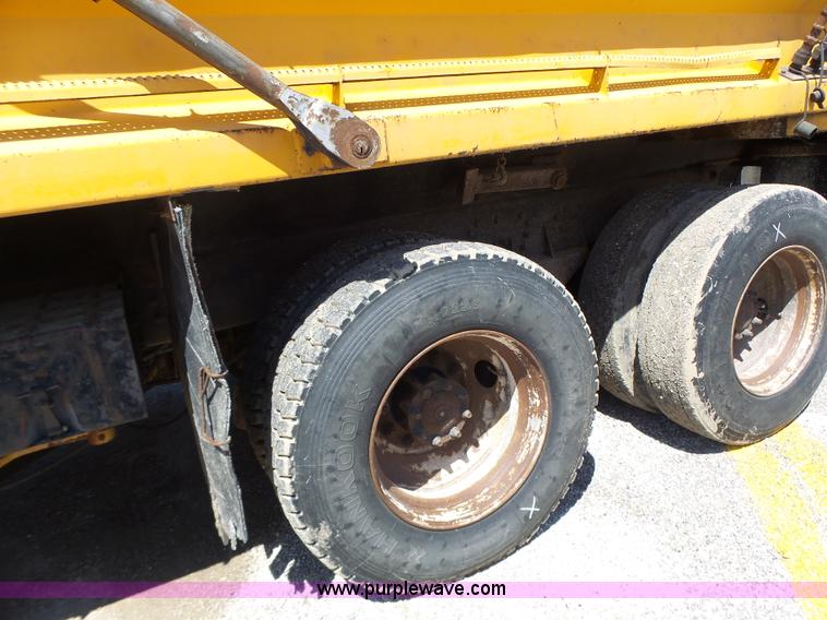 image for item L6062 2002 International F2554 dump truck