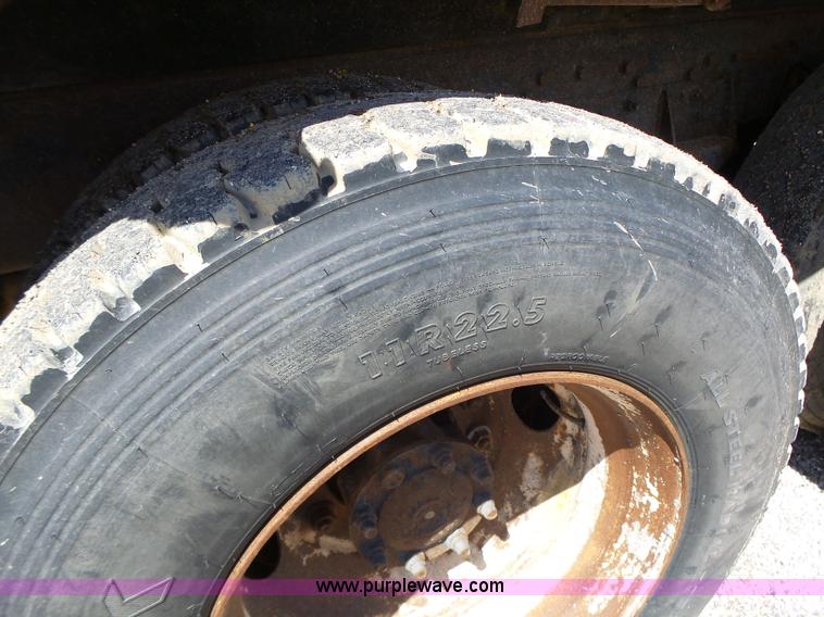 image for item L6062 2002 International F2554 dump truck