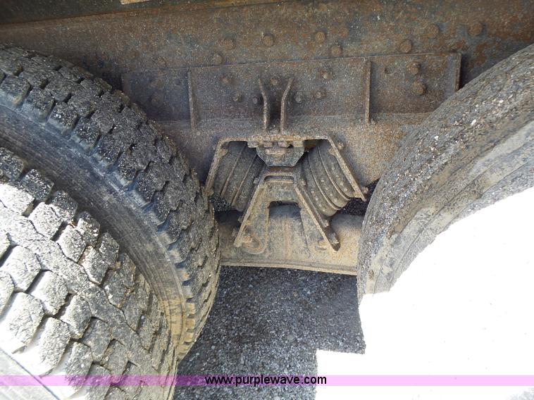 image for item L6062 2002 International F2554 dump truck