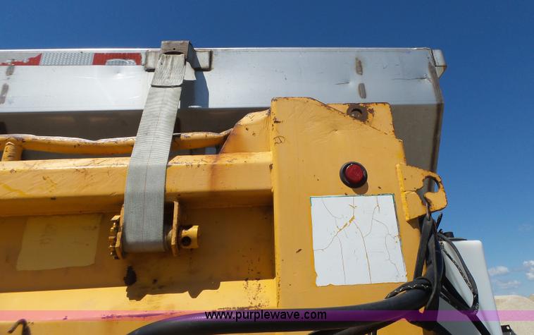 image for item L6062 2002 International F2554 dump truck