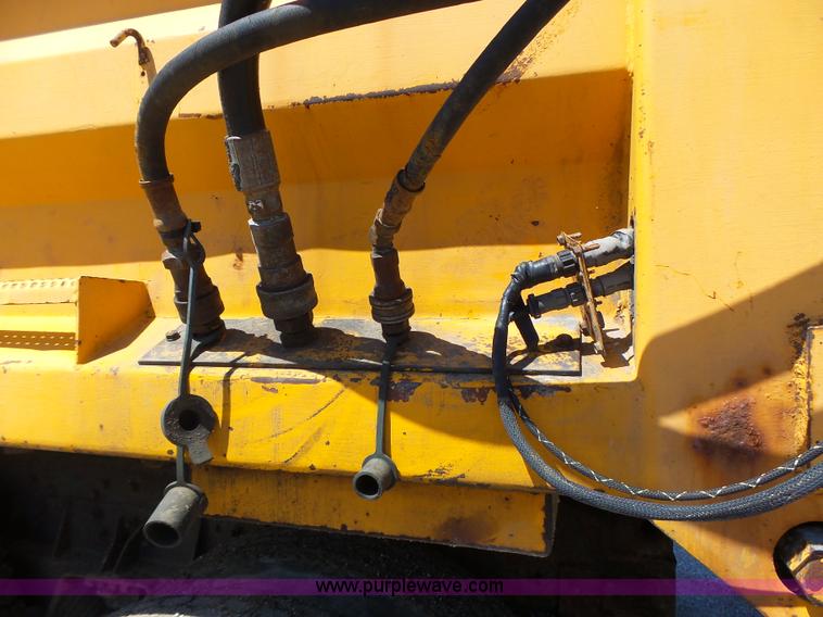 image for item L6062 2002 International F2554 dump truck