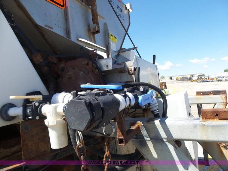 image for item L6062 2002 International F2554 dump truck