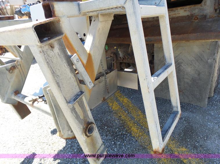 image for item L6062 2002 International F2554 dump truck