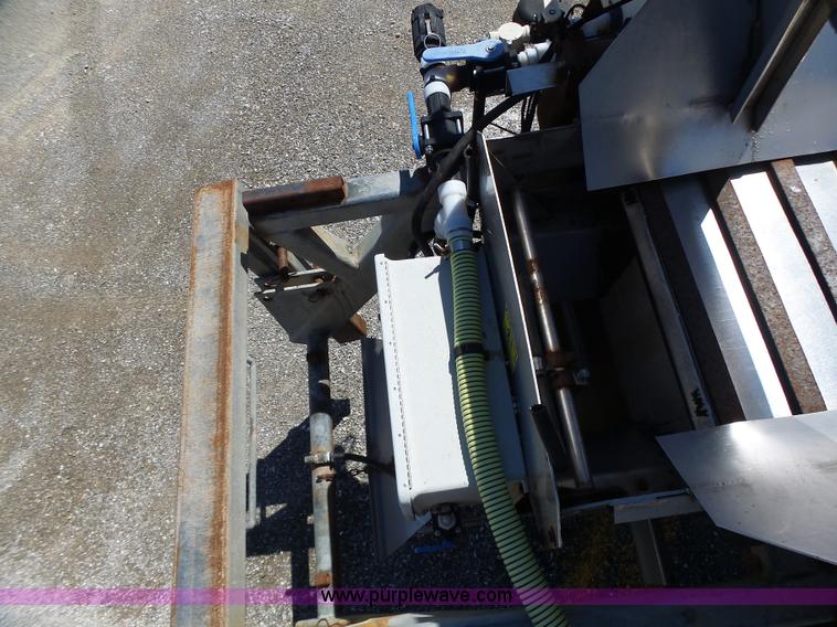 image for item L6062 2002 International F2554 dump truck