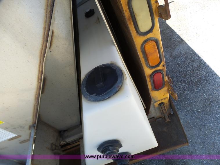 image for item L6062 2002 International F2554 dump truck