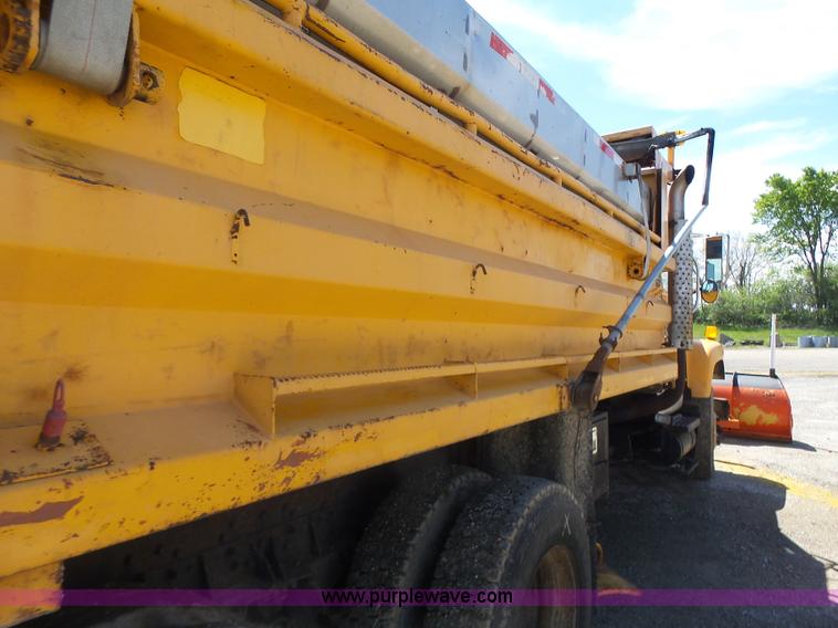 image for item L6062 2002 International F2554 dump truck