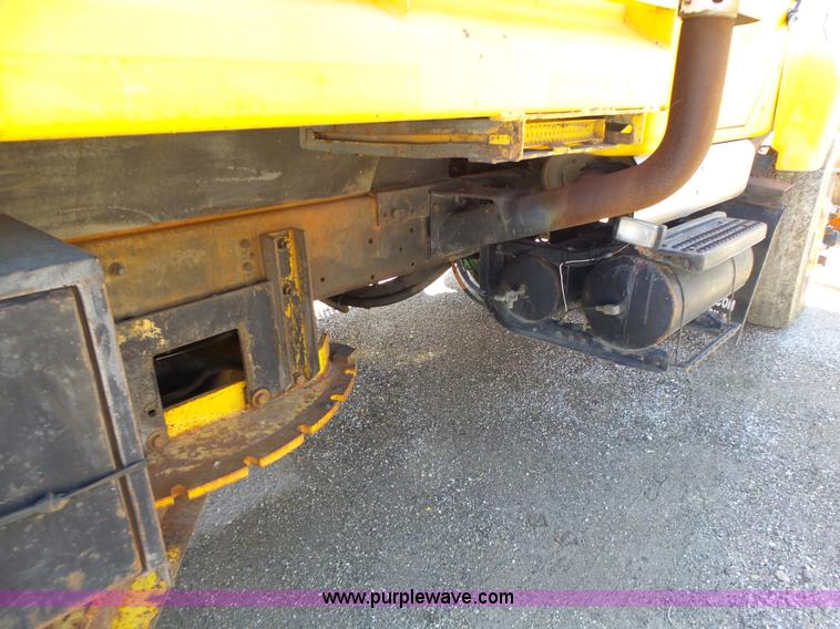 image for item L6062 2002 International F2554 dump truck